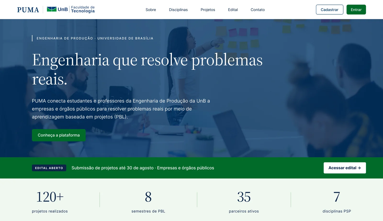 PUMA homepage on desktop: a UnB-blue editorial hero over a classroom photo with a green call to action, a green edital ribbon, and a stats strip